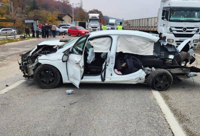 Bilecik’te trafik kazası: Öğretmen anne ve kızı hayatını kaybetti